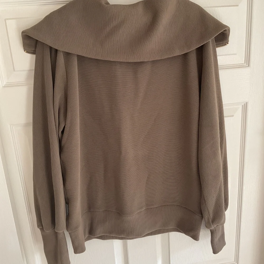 Varley Vine Pullover - Picture 3 of 12